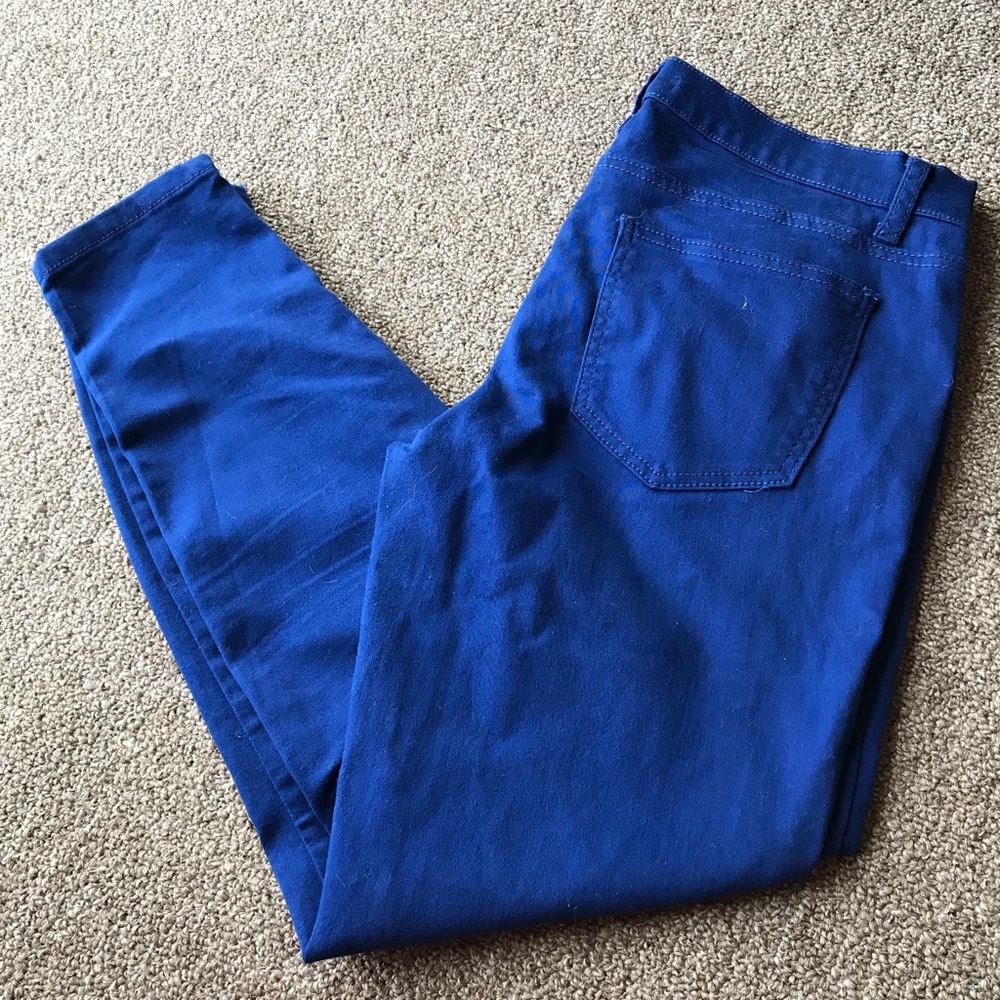 Navy crop pants
